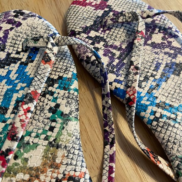 Steve Madden Flip Flops Sandals, Multi Color Snakeskin, Tay Tay, Size 8, NEW! - Picture 3 of 5